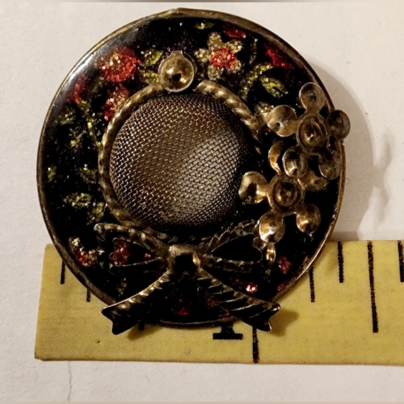 Vintage Holiday, festive mesh enameled with floral print hat brooch - Picture 5 of 7